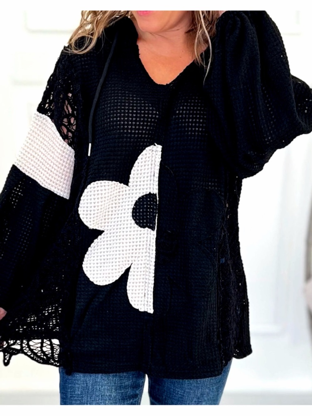 Davi & Dani 2 Pc Flower Patch Lace Crochet Black and White Hoodie V Neck SET! M! - Picture 3 of 7